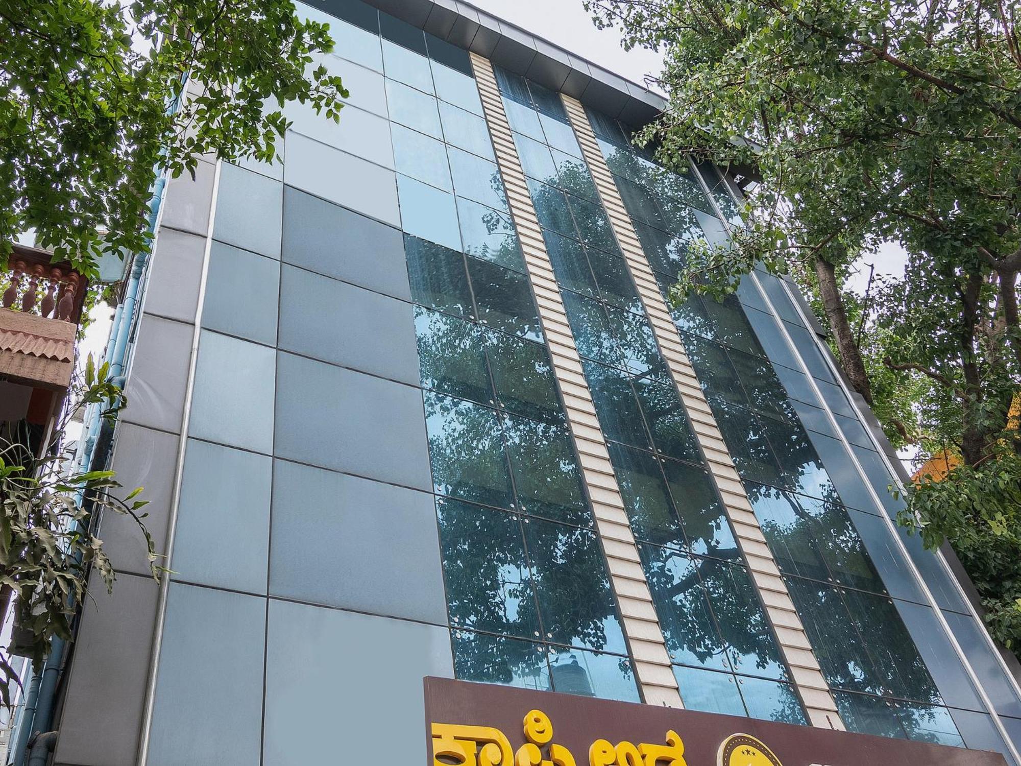 Oyo Sree Balaji Residency Hotel Bangalore Exterior photo