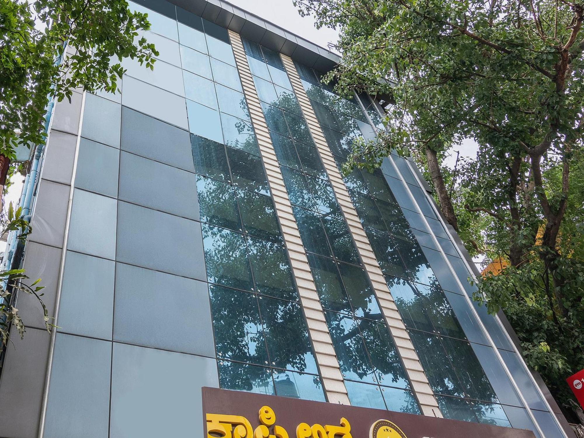 Oyo Sree Balaji Residency Hotel Bangalore Exterior photo